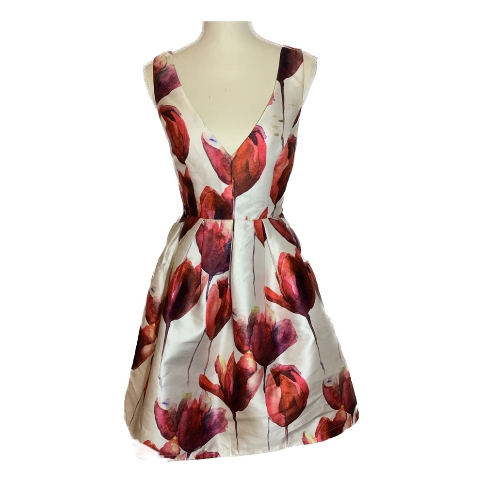 Women’s dress. Size 6.